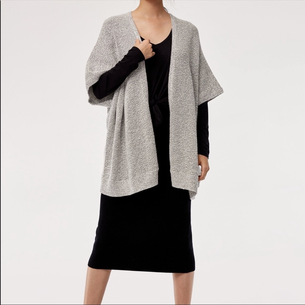 Aritzia Ionic Cape Size Small